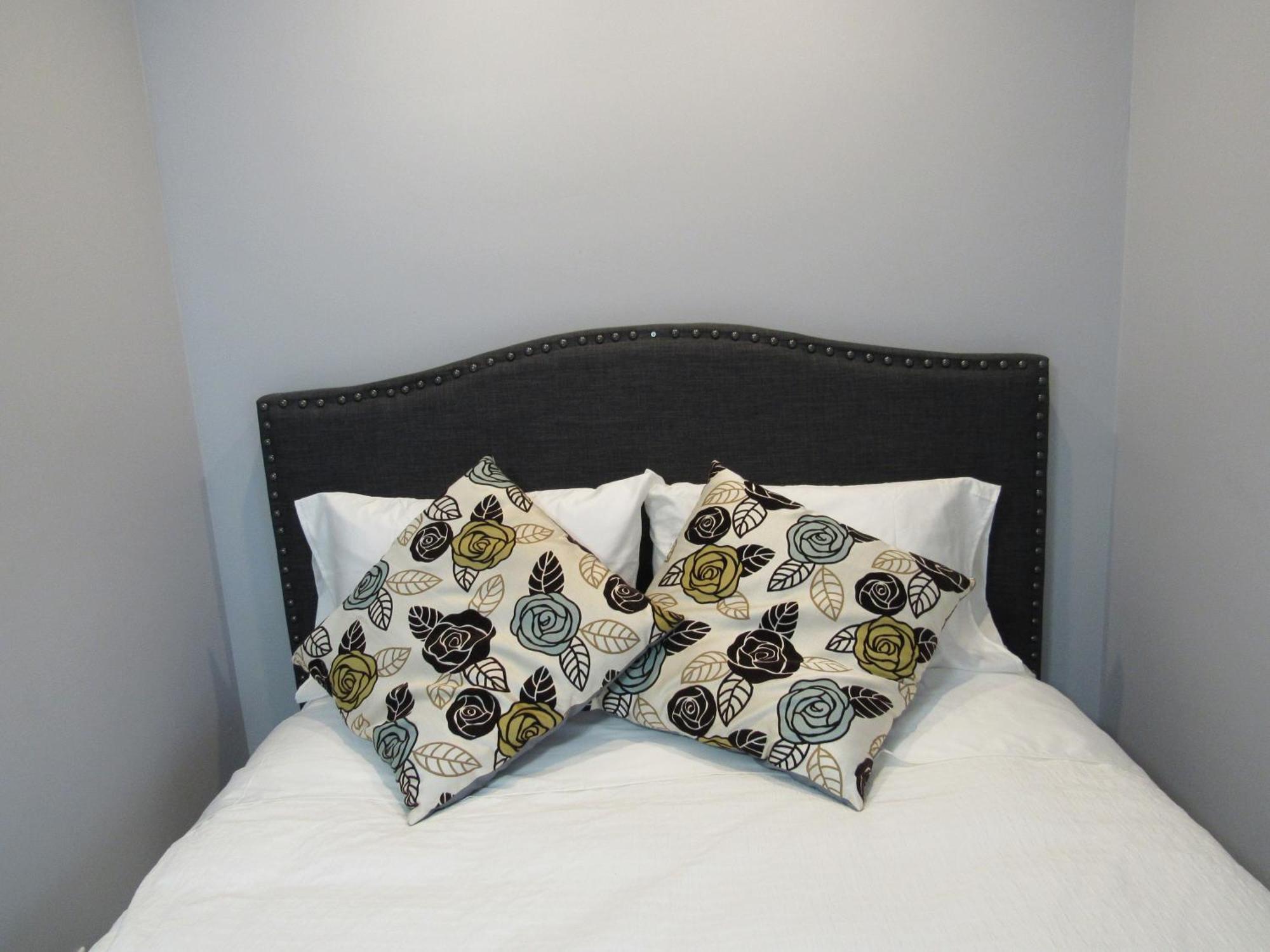 Luxury Suites At Military Trail Toronto Room photo